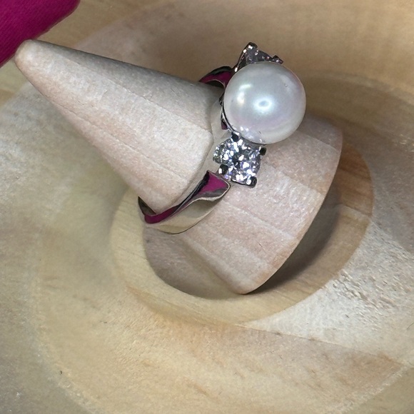 R1. Elegant Swarovski Crystal & Pearl Matrix Cocktail Ring (8), Rhodium Plated - Picture 6 of 7